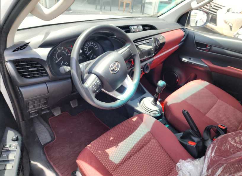 تويوتا هيلوكس 2025