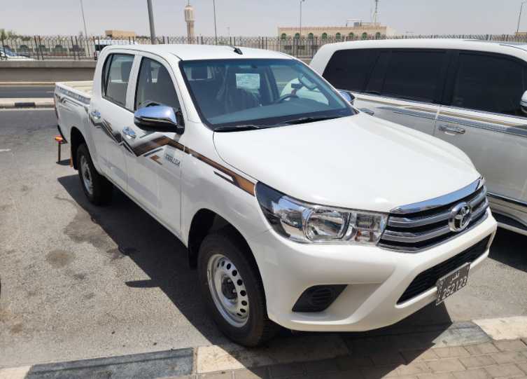 تويوتا هيلوكس 2025