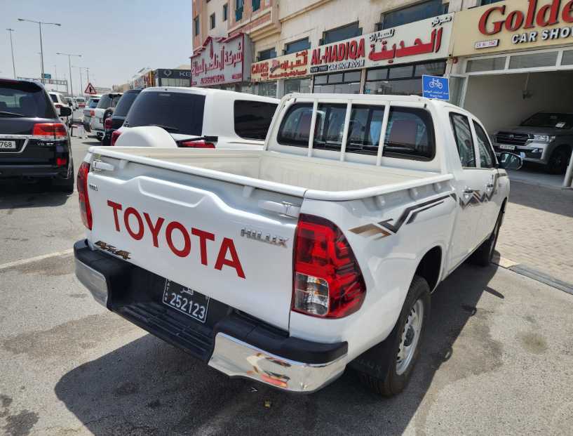 تويوتا هيلوكس 2025