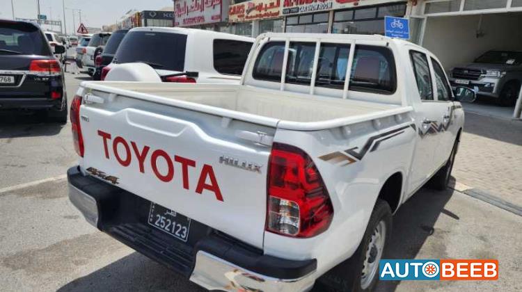 تويوتا هيلوكس 2025