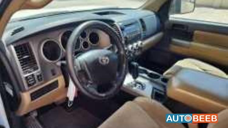 Toyota Sequoia 2012
