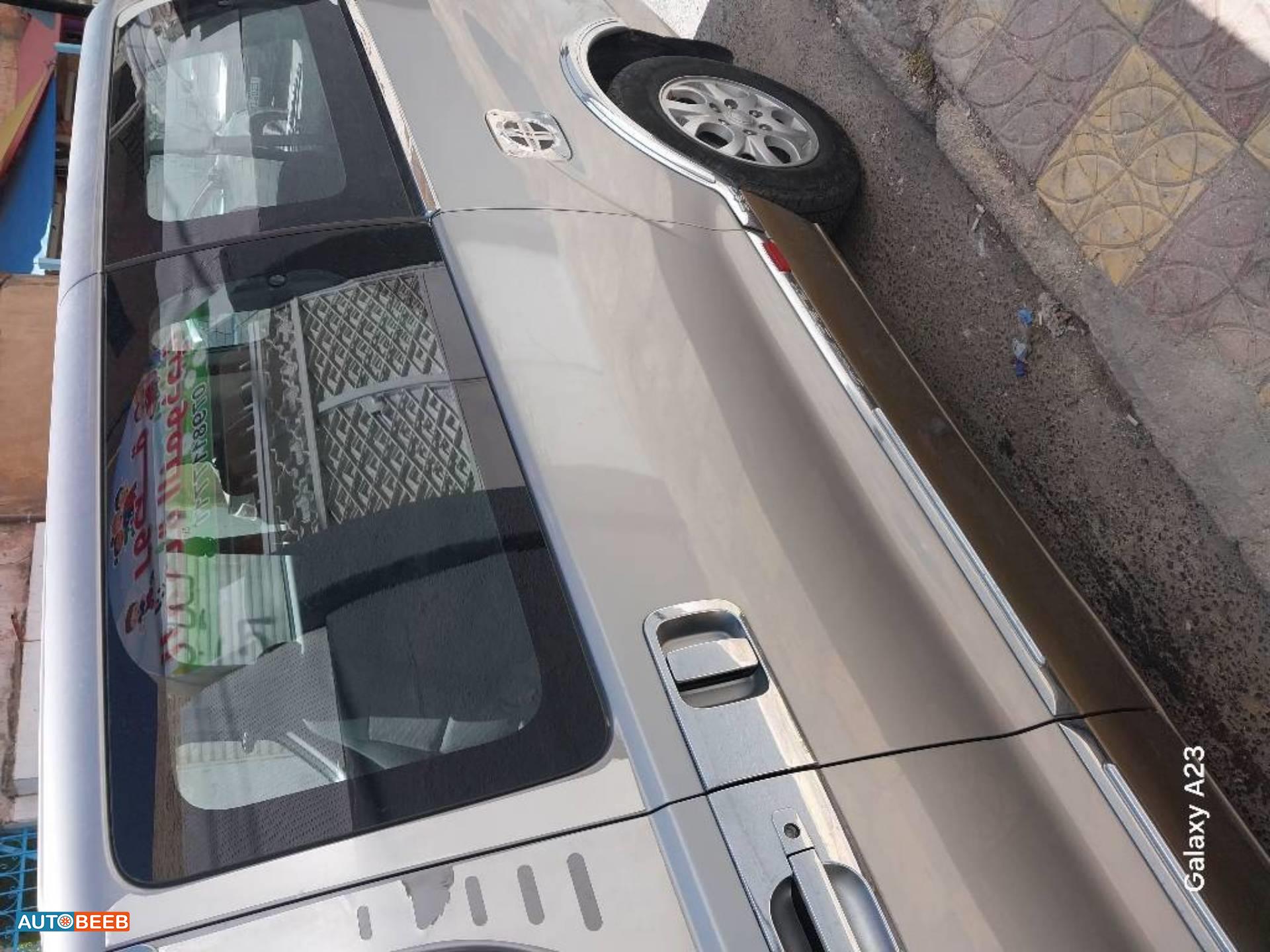 Minibus Hyundai 2012