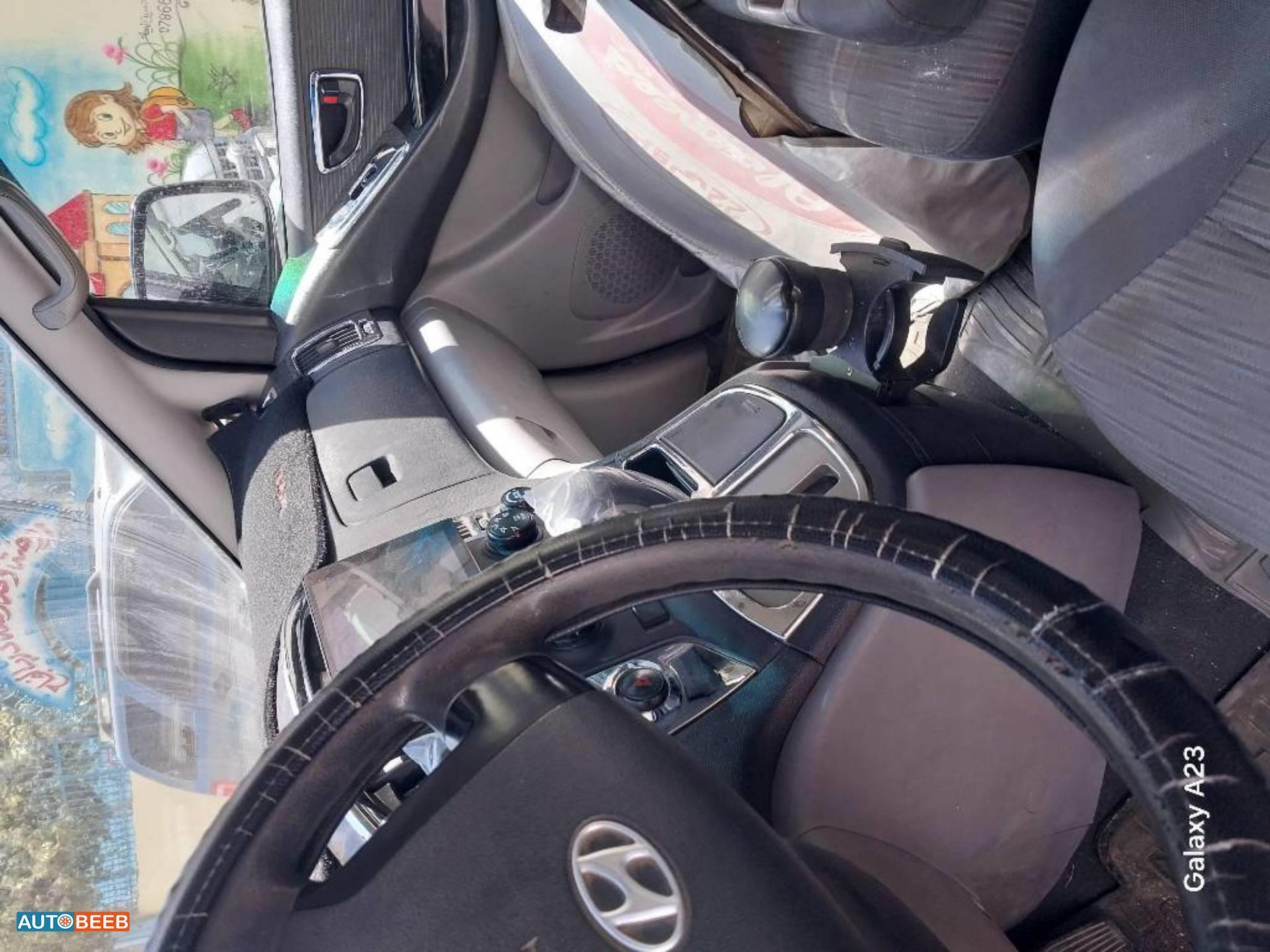 Minibus Hyundai 2012