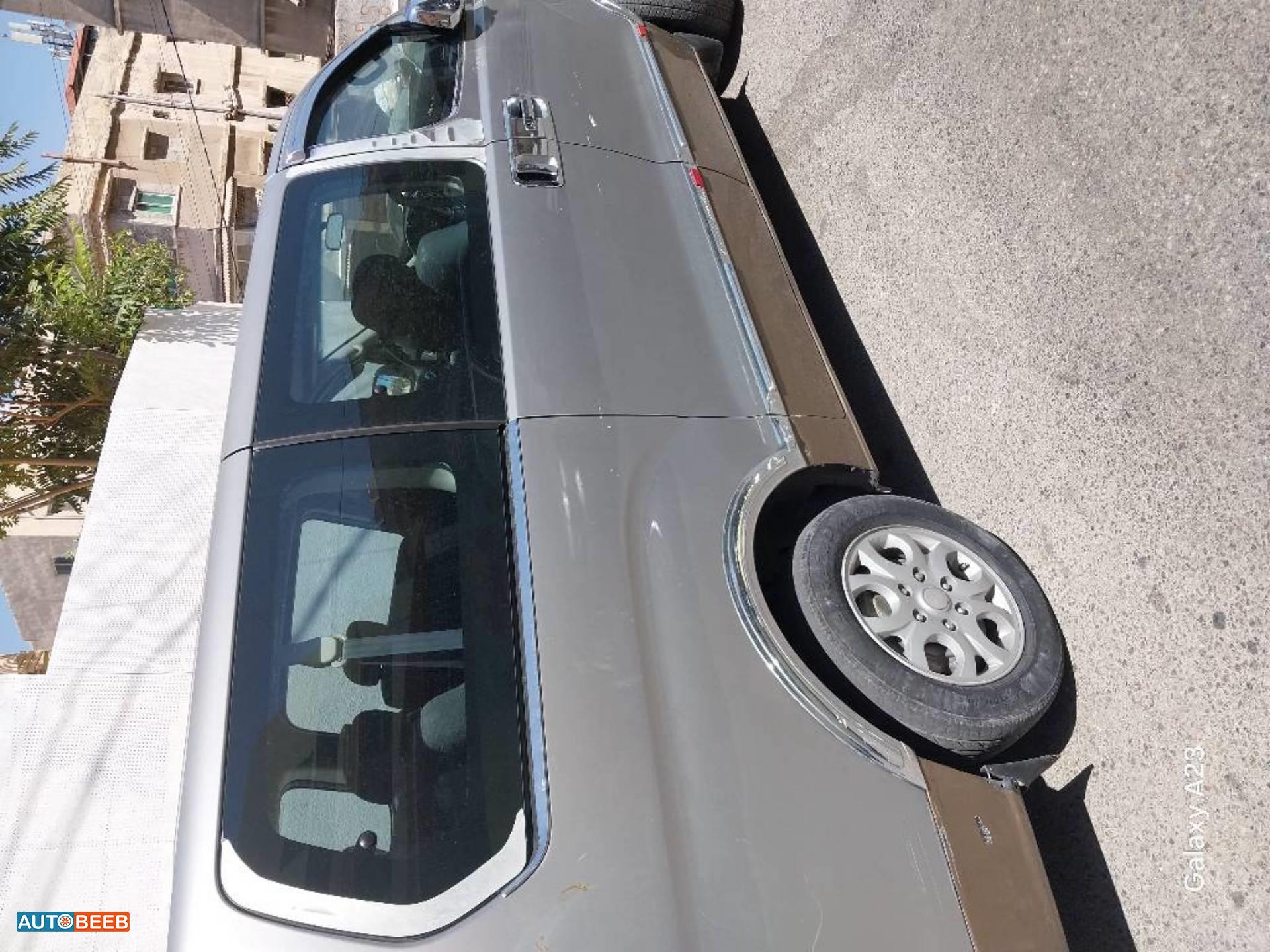 Minibus Hyundai 2012