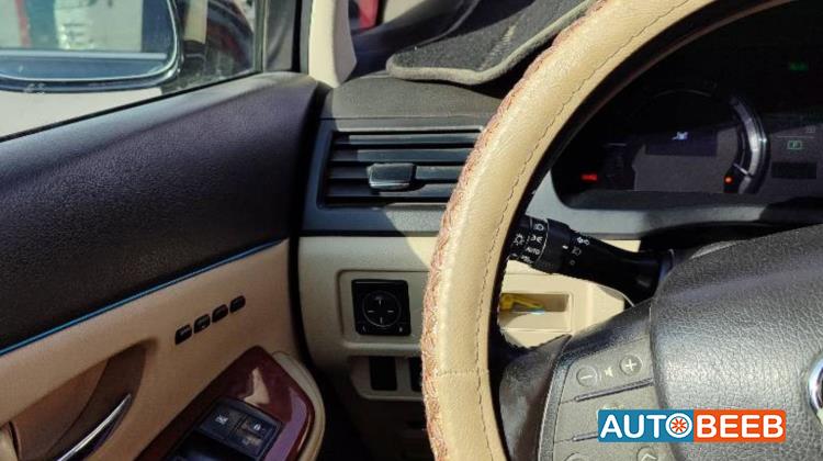 لكزس HS250h 2010