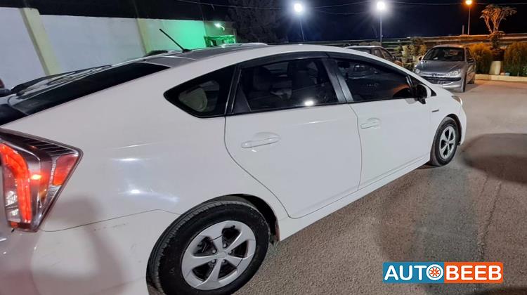 تويوتا بريوس 2015