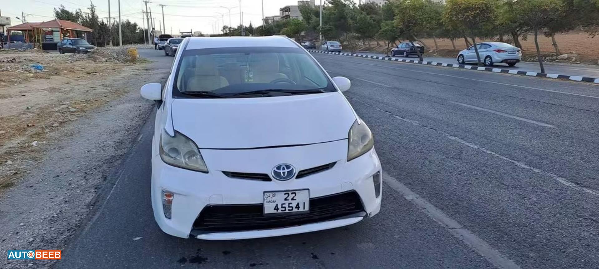 تويوتا بريوس 2015