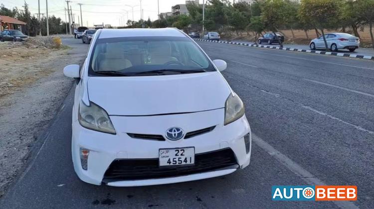 تويوتا بريوس 2015