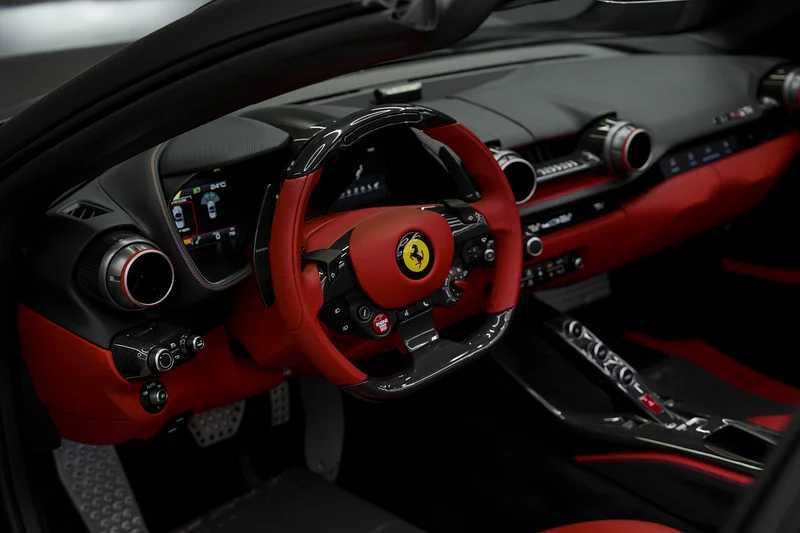 فيراري 812 2022