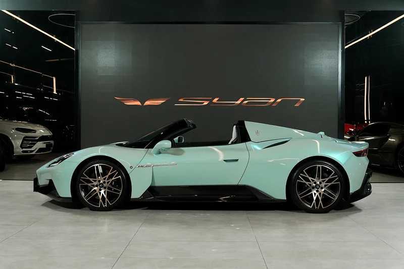 مازيراتي MC 20 2023