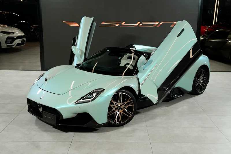 مازيراتي MC 20 2023