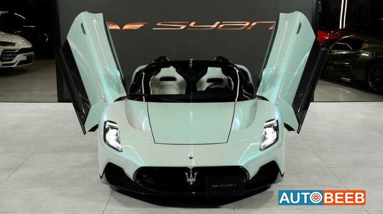 مازيراتي MC 20 2023