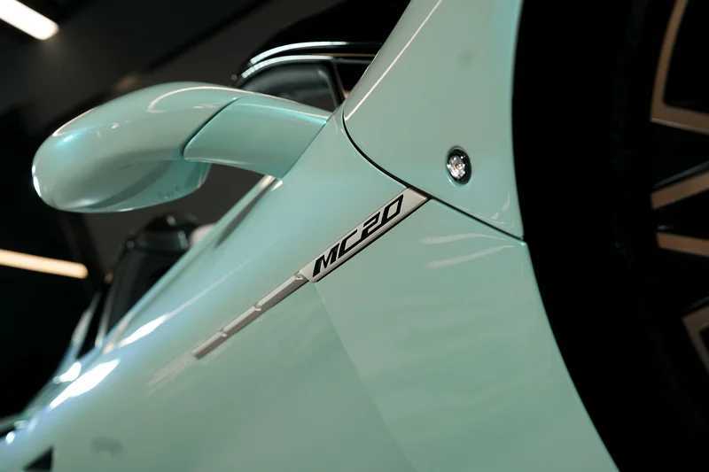 مازيراتي MC 20 2023
