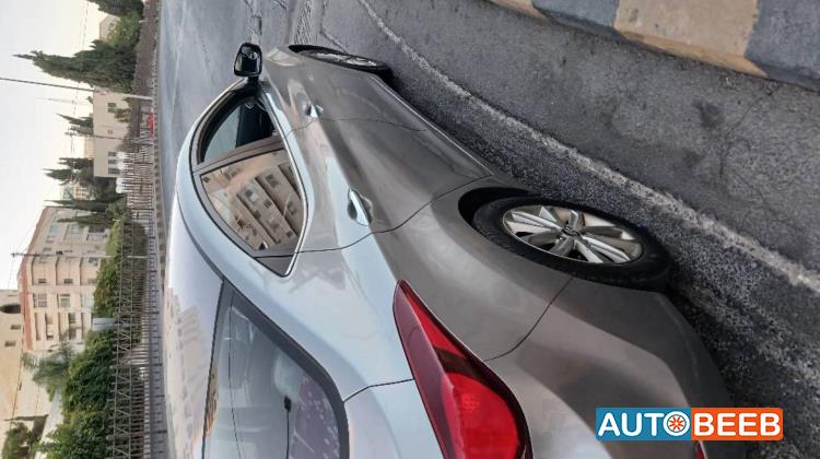 Hyundai Avante 2015