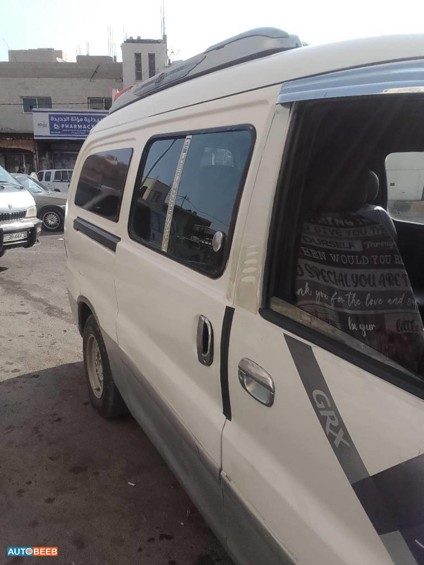 Minibus Hyundai 2021