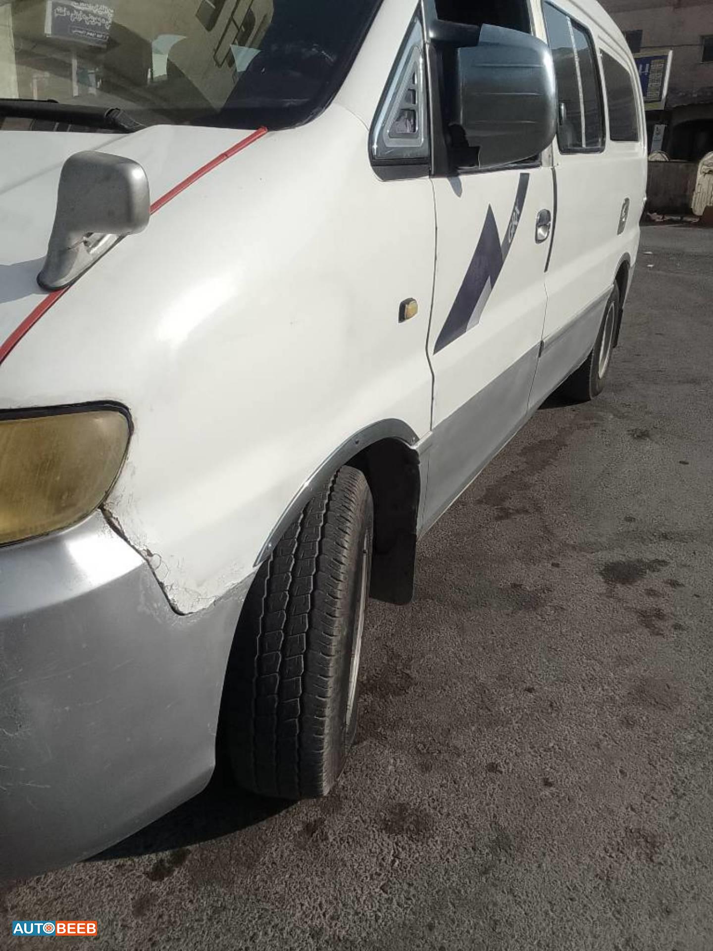 Minibus Hyundai 2021