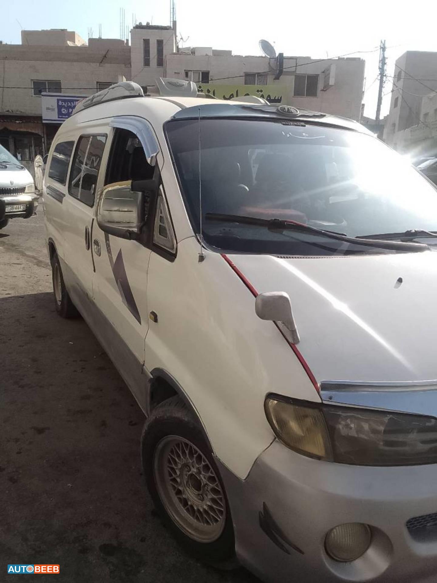 Minibus Hyundai 2021