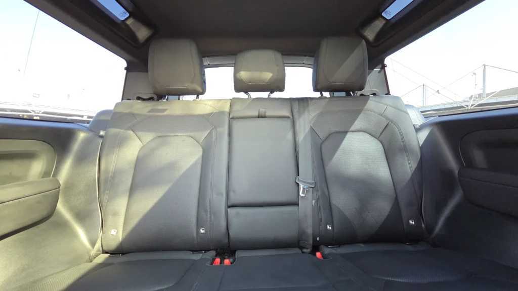 Land Rover Defender 2023