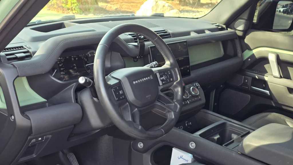 Land Rover Defender 2023