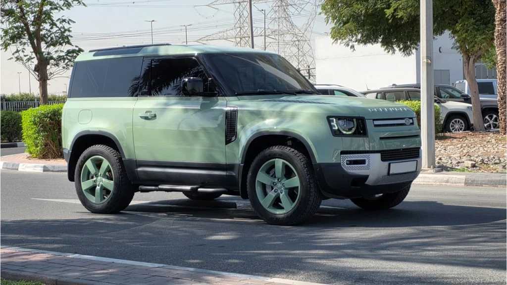 Land Rover Defender 2023