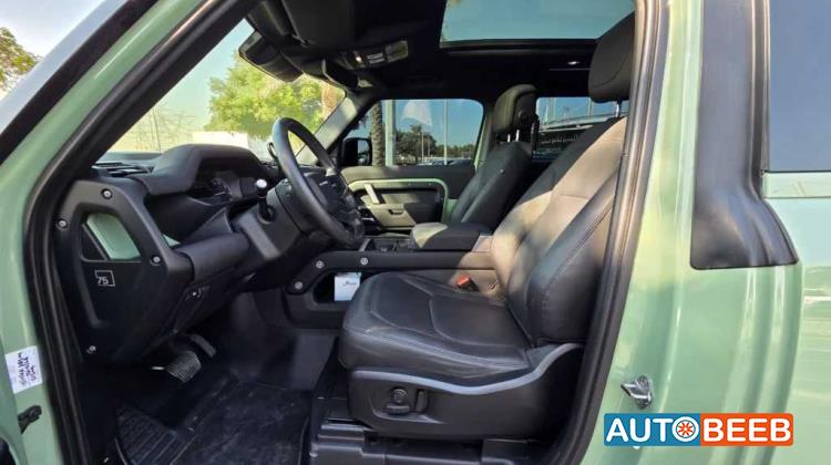 Land Rover Defender 2023