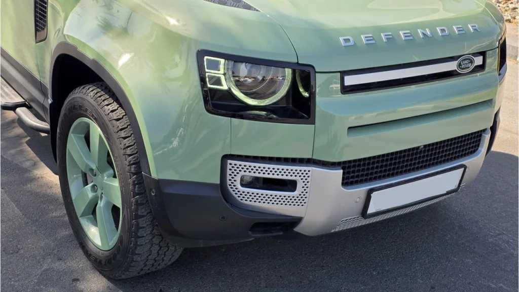 Land Rover Defender 2023