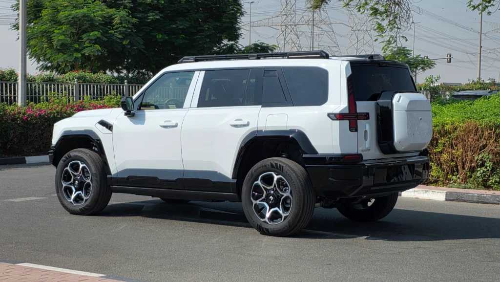 Dongfeng M-Hero 817 2025