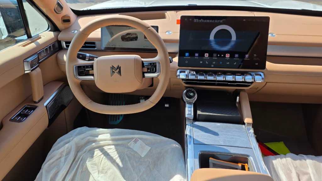 Dongfeng M-Hero 817 2025