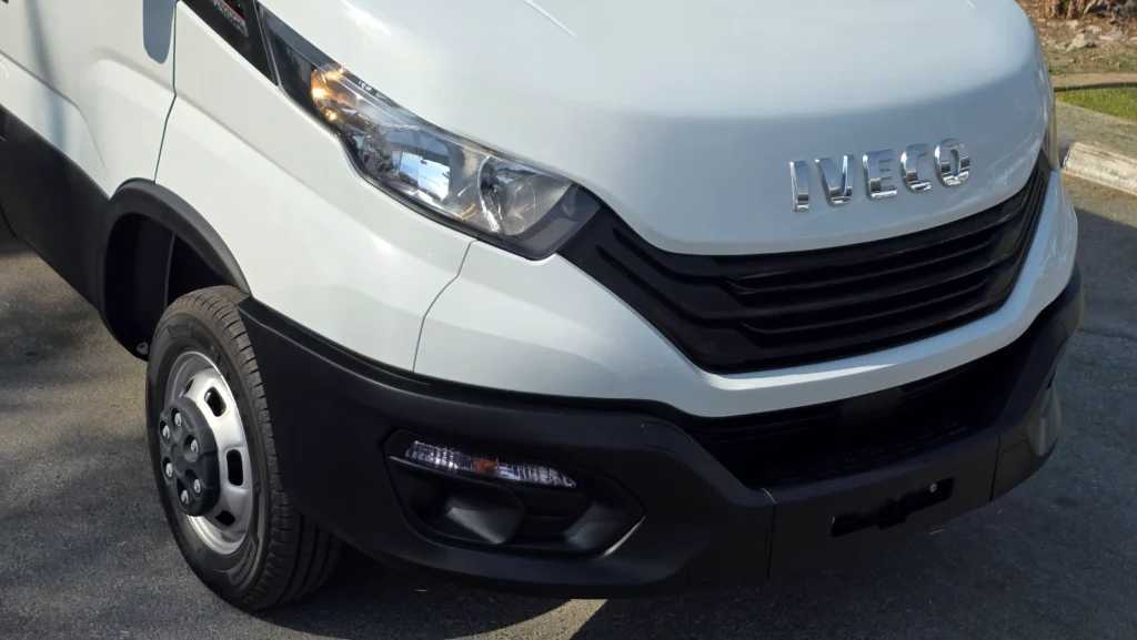 Minivan Iveco 2025