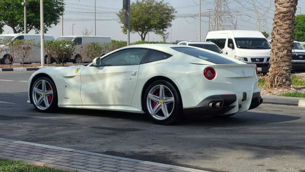 فيراري اف 12 2013