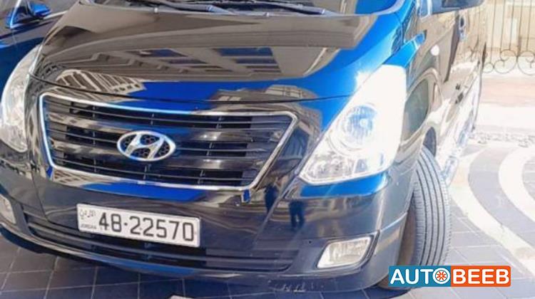 Minibus Hyundai 2016