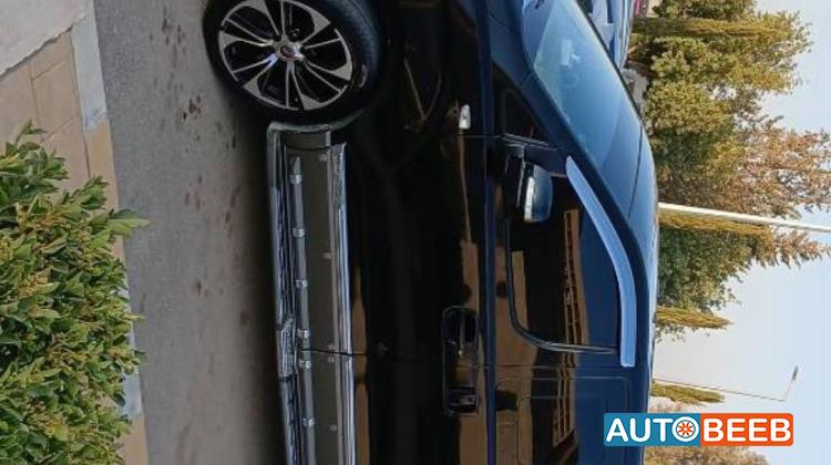 Minibus Hyundai 2016