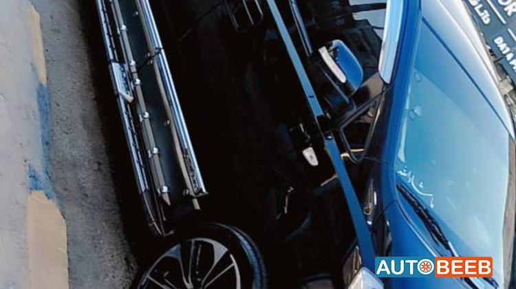 Minibus Hyundai 2016