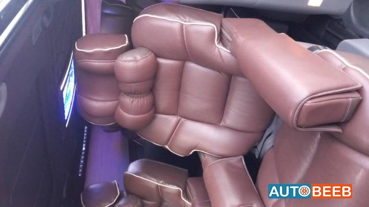 Minibus Hyundai 2016