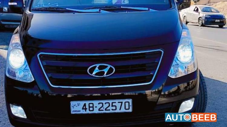 Minibus Hyundai 2016