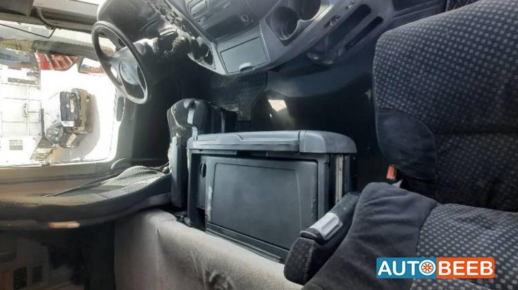 Tractor Unit Mercedes Benz 2009