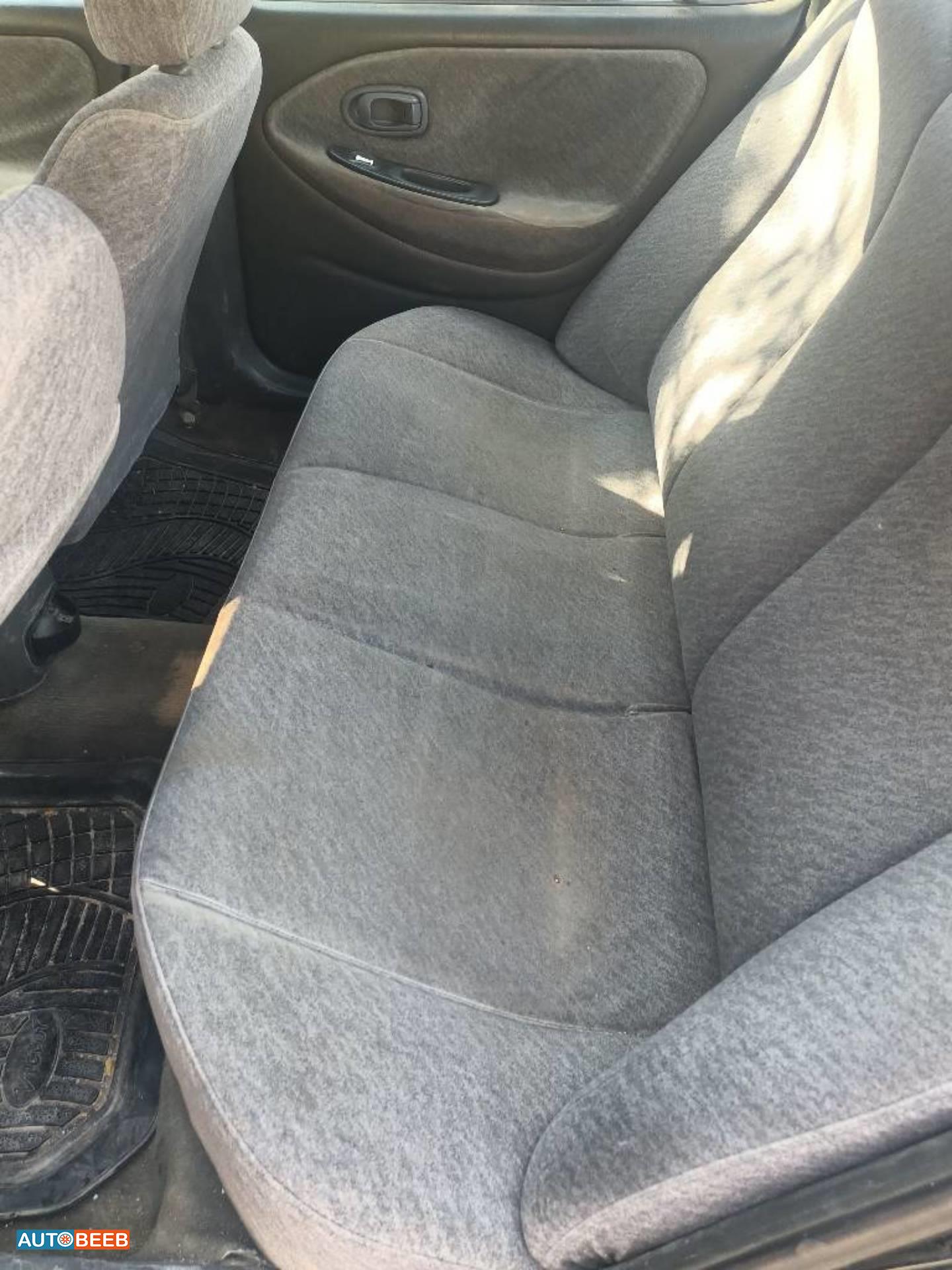 هيونداي افانتي 1997