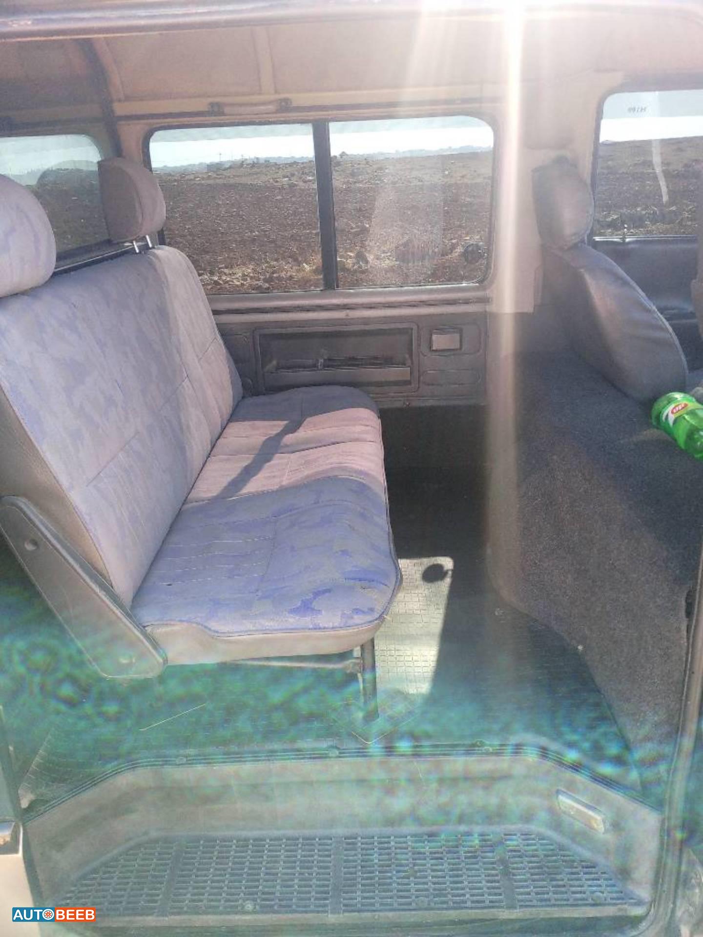 Minibus Hyundai 2002