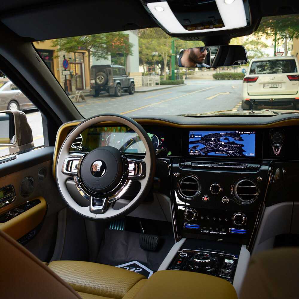 Rolls Royce Cullinan 2025