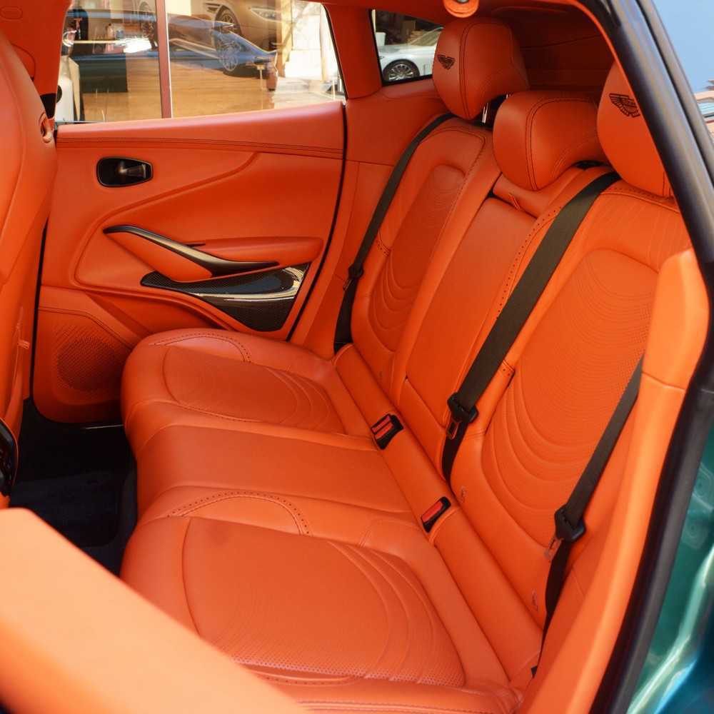 استون مارتن دي بي اس 2022