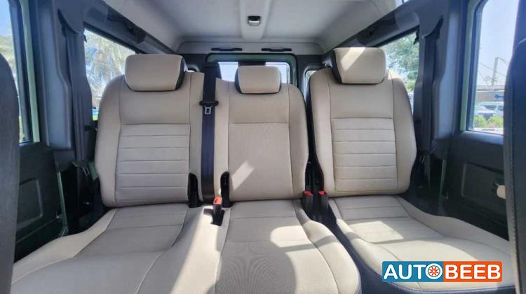 Land Rover Defender 2016