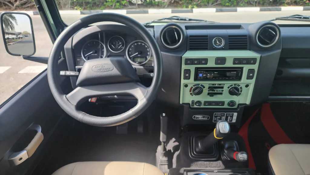 Land Rover Defender 2016