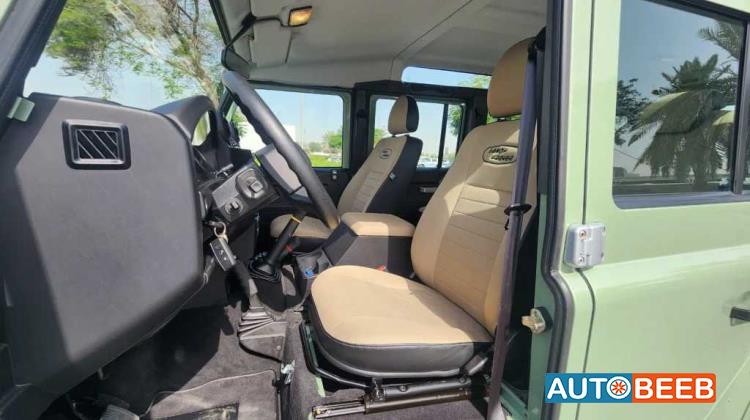 Land Rover Defender 2016