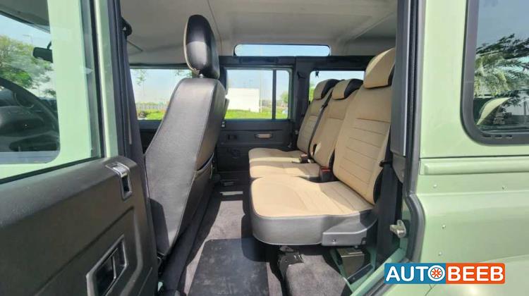 Land Rover Defender 2016