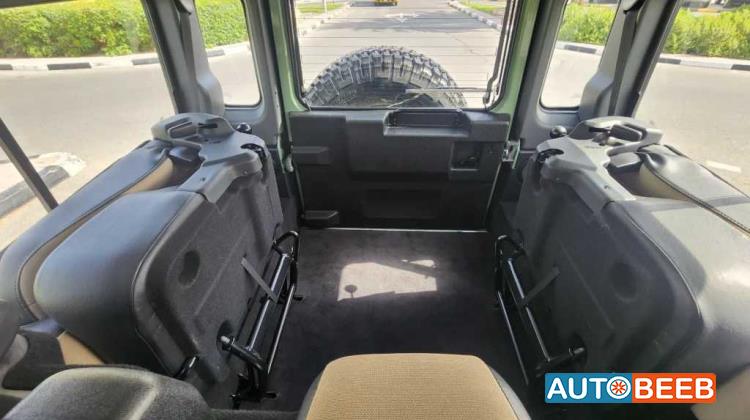 Land Rover Defender 2016