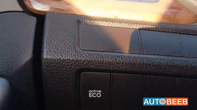 Hyundai Santa Fe 2013