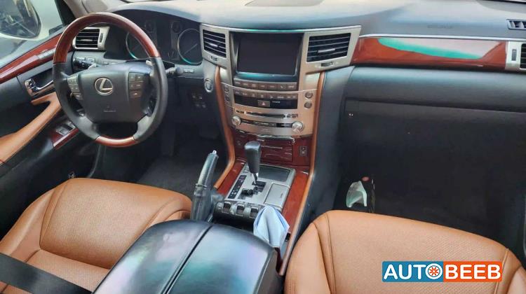 Lexus LX570 2012
