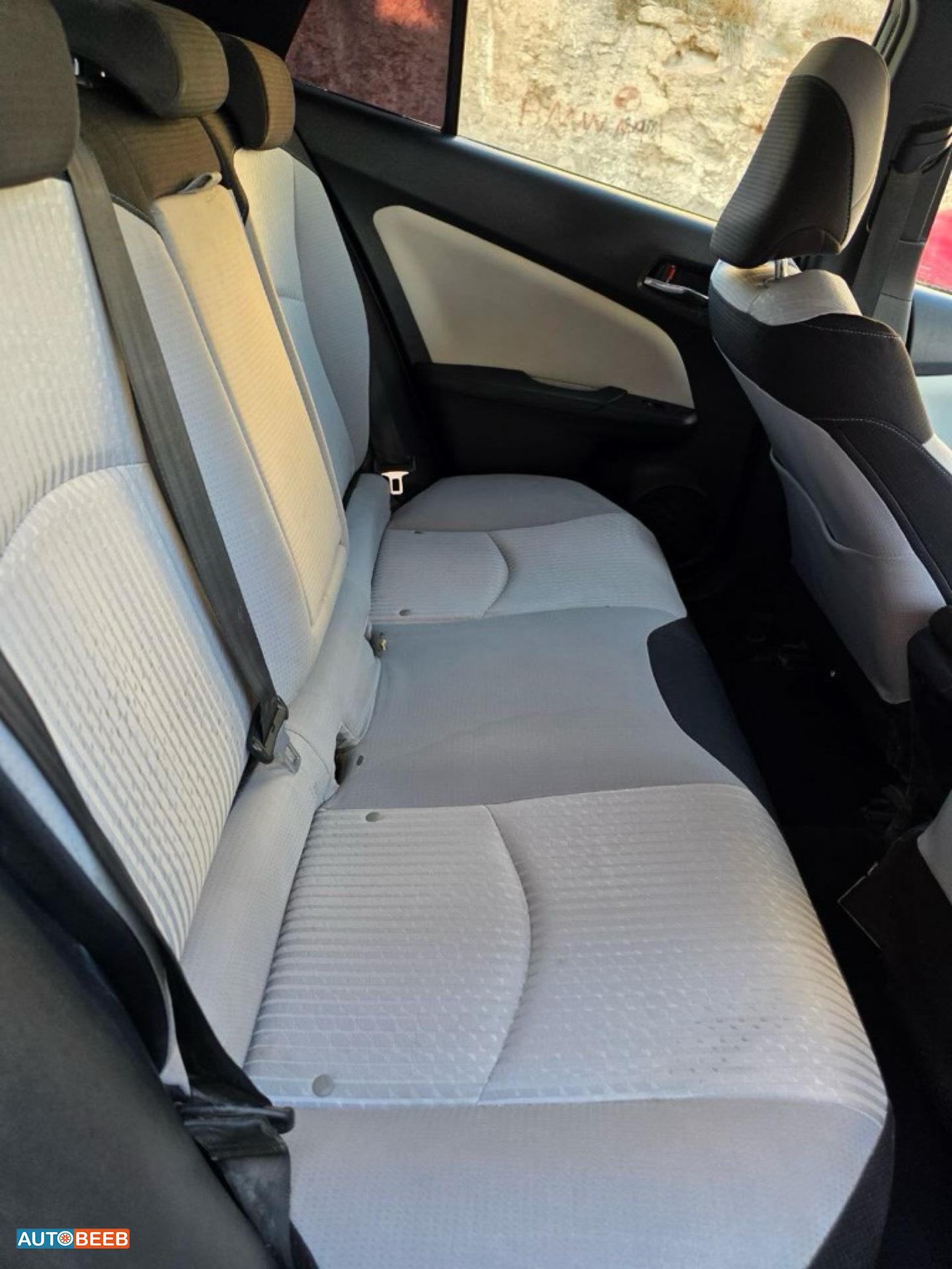 تويوتا بريوس 2017