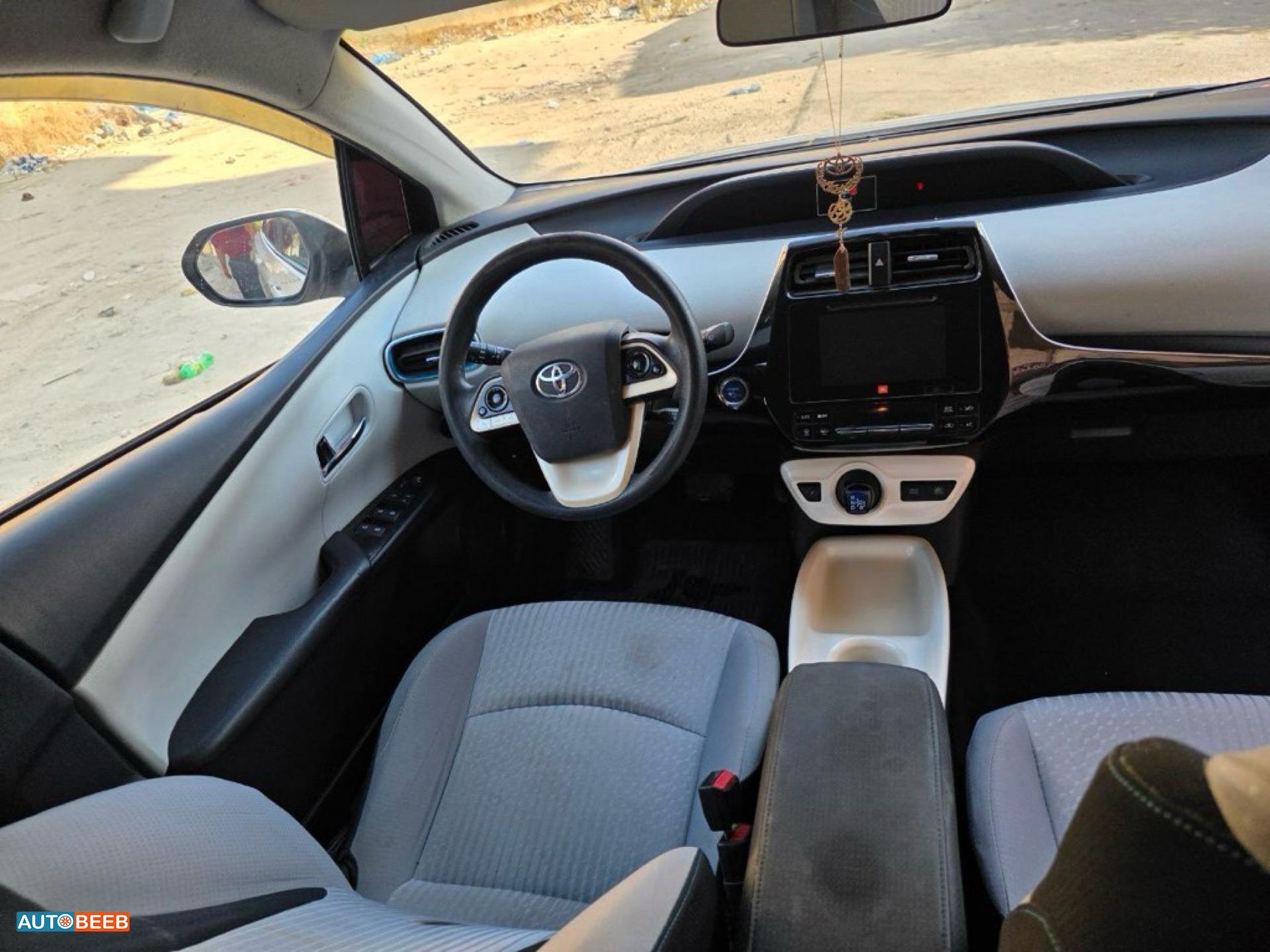 تويوتا بريوس 2017