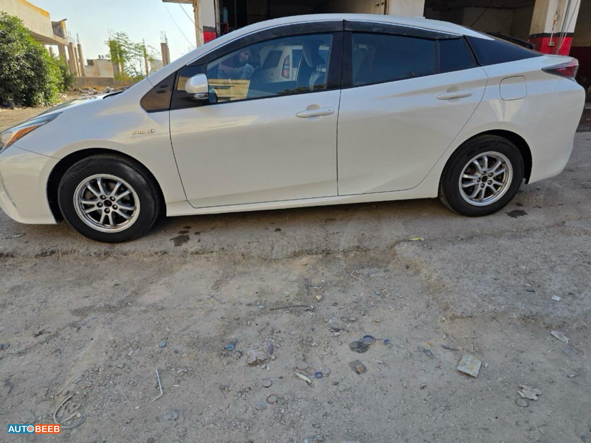 تويوتا بريوس 2017